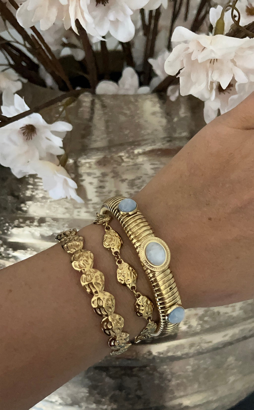 Selina Bangle