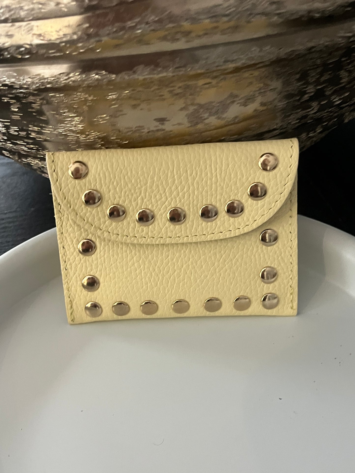 Pasjeshouder Studs | Butter Yellow