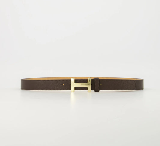 Hillary Riem | Donkerbruin