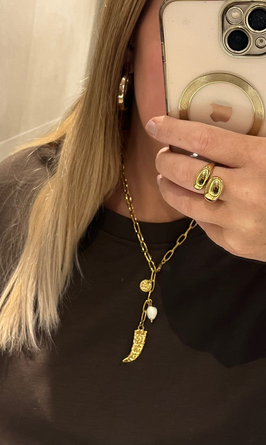 Fem Necklace