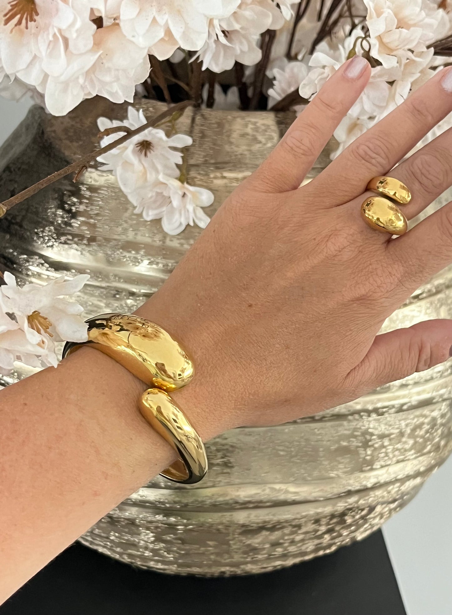 Chrissie Statement Bangle