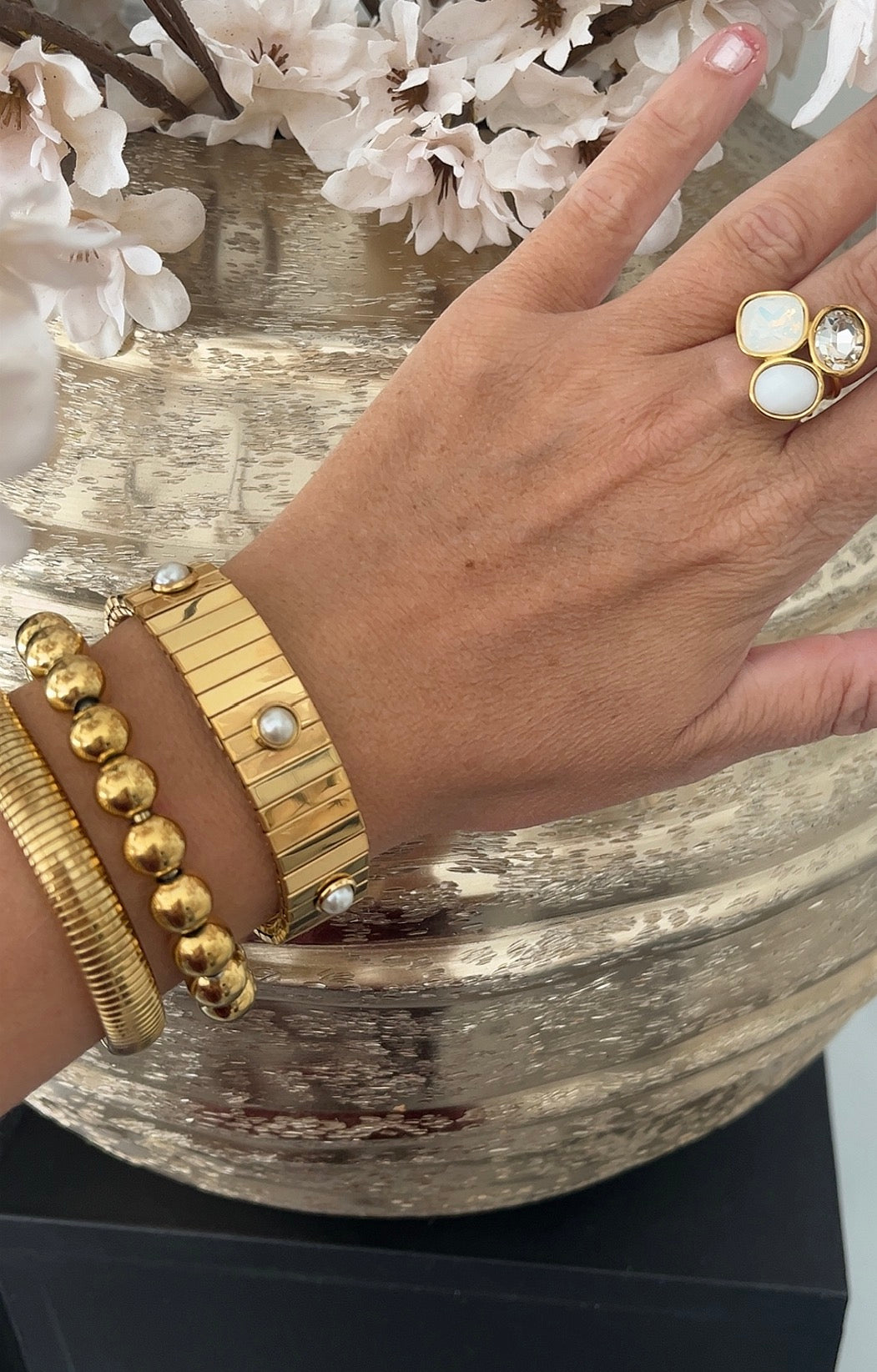Bold Elegance Armband