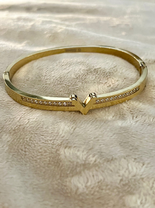 V Bangle