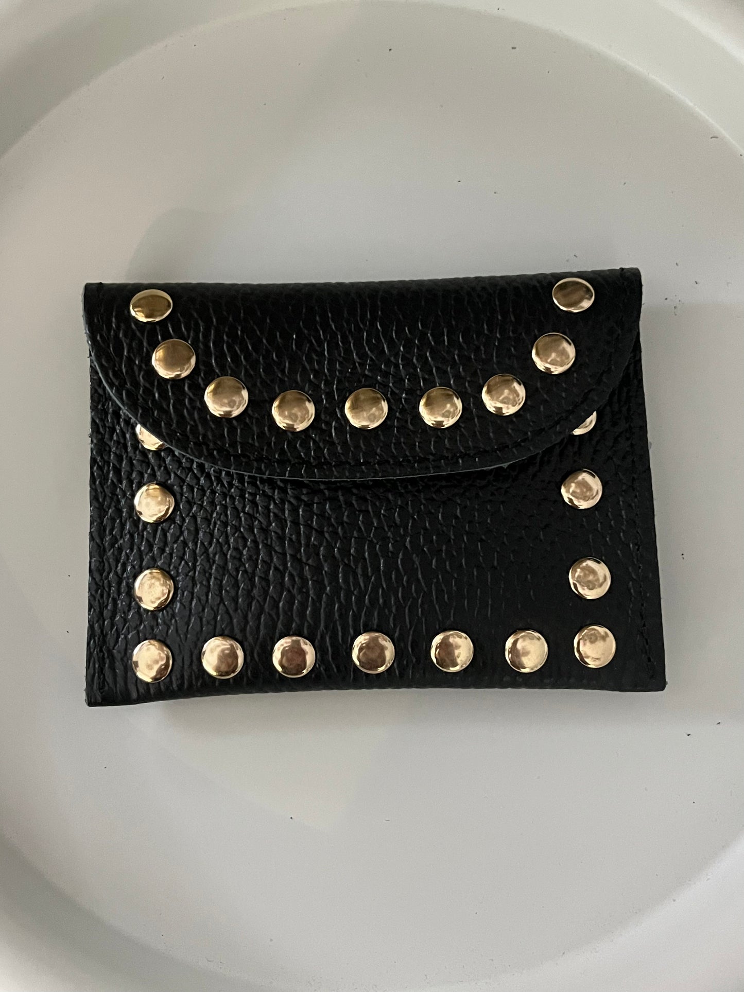 Pasjeshouder Studs | Zwart