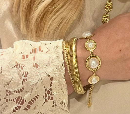 Statement Pearl Bracelet