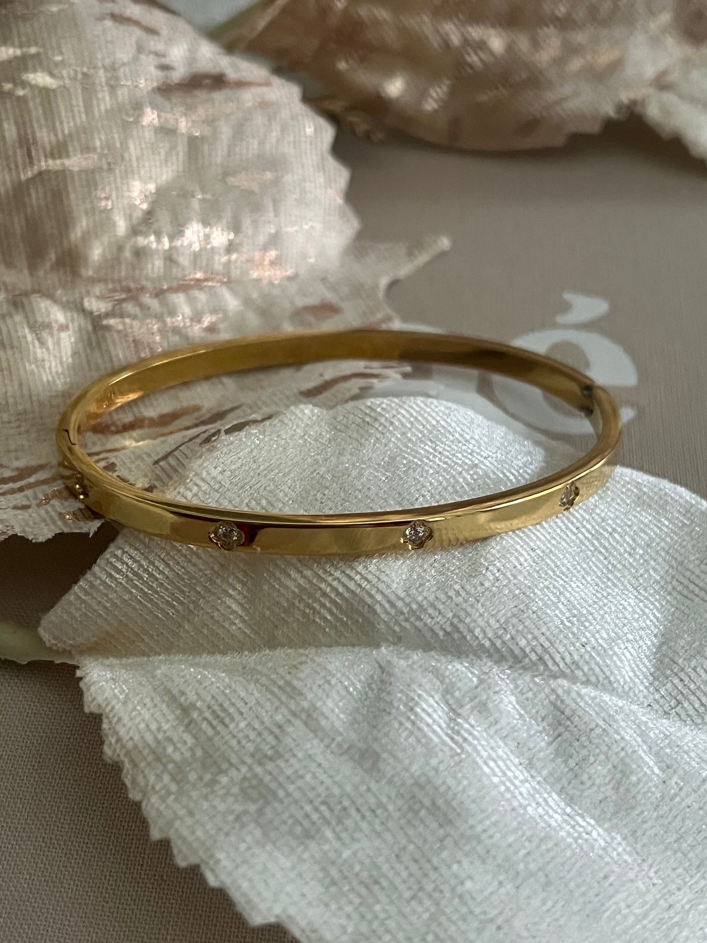 Lidia Clover Bangle