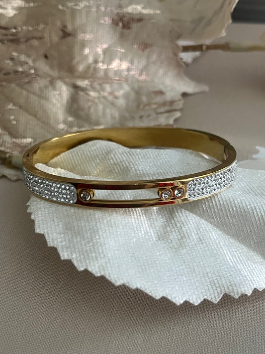 Sika Bangle