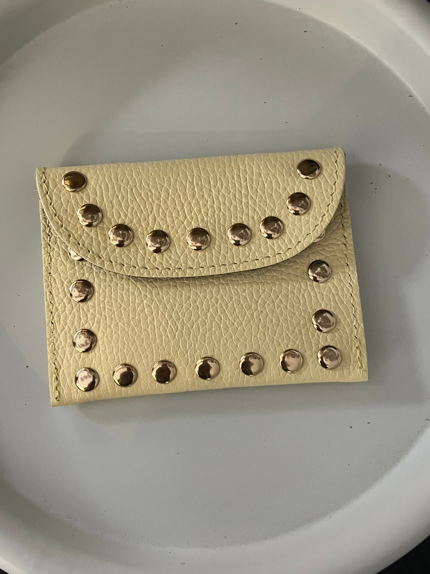 Pasjeshouder Studs | Butter Yellow