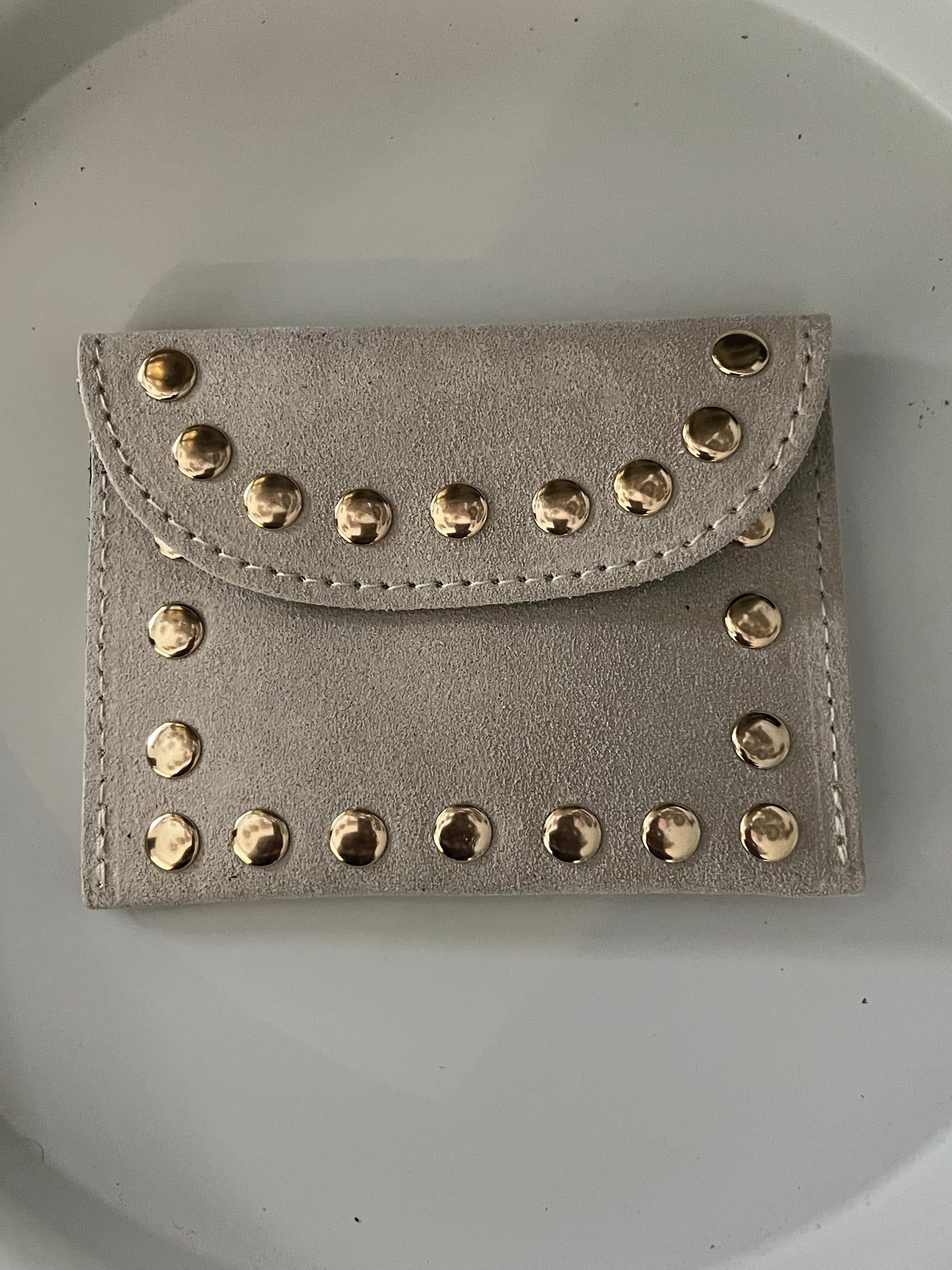 Pasjeshouder Studs Suede | Beige
