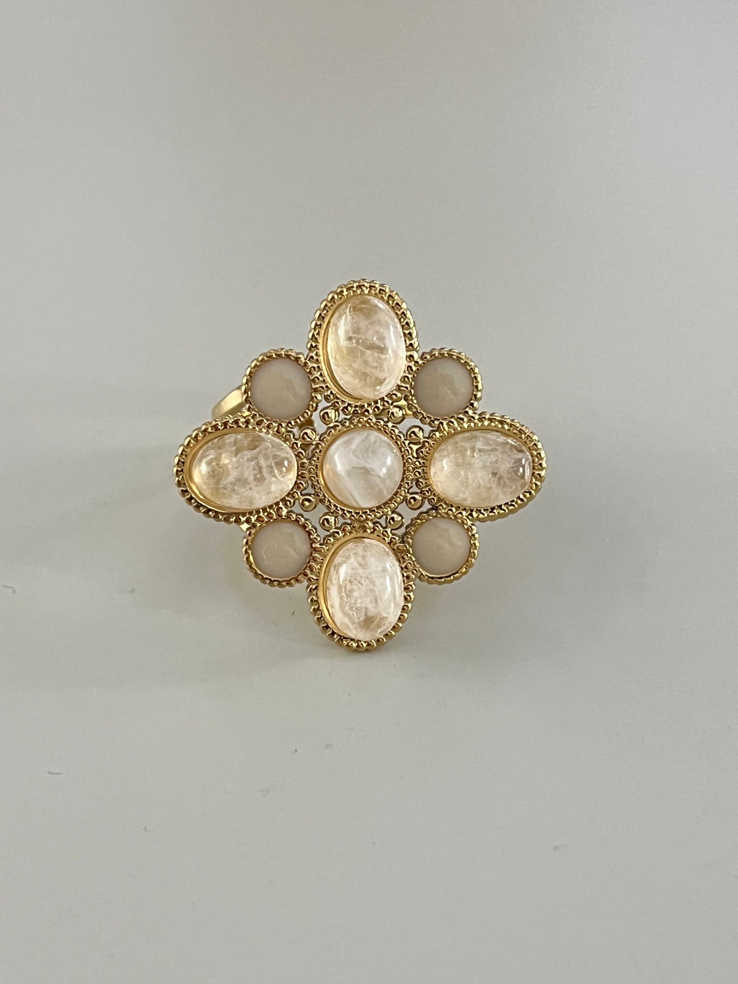 Flower Ring Statement | Beige
