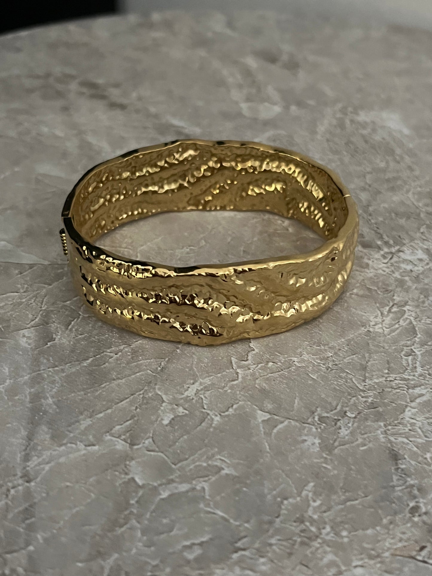 Kim Statement Bangle | Goud