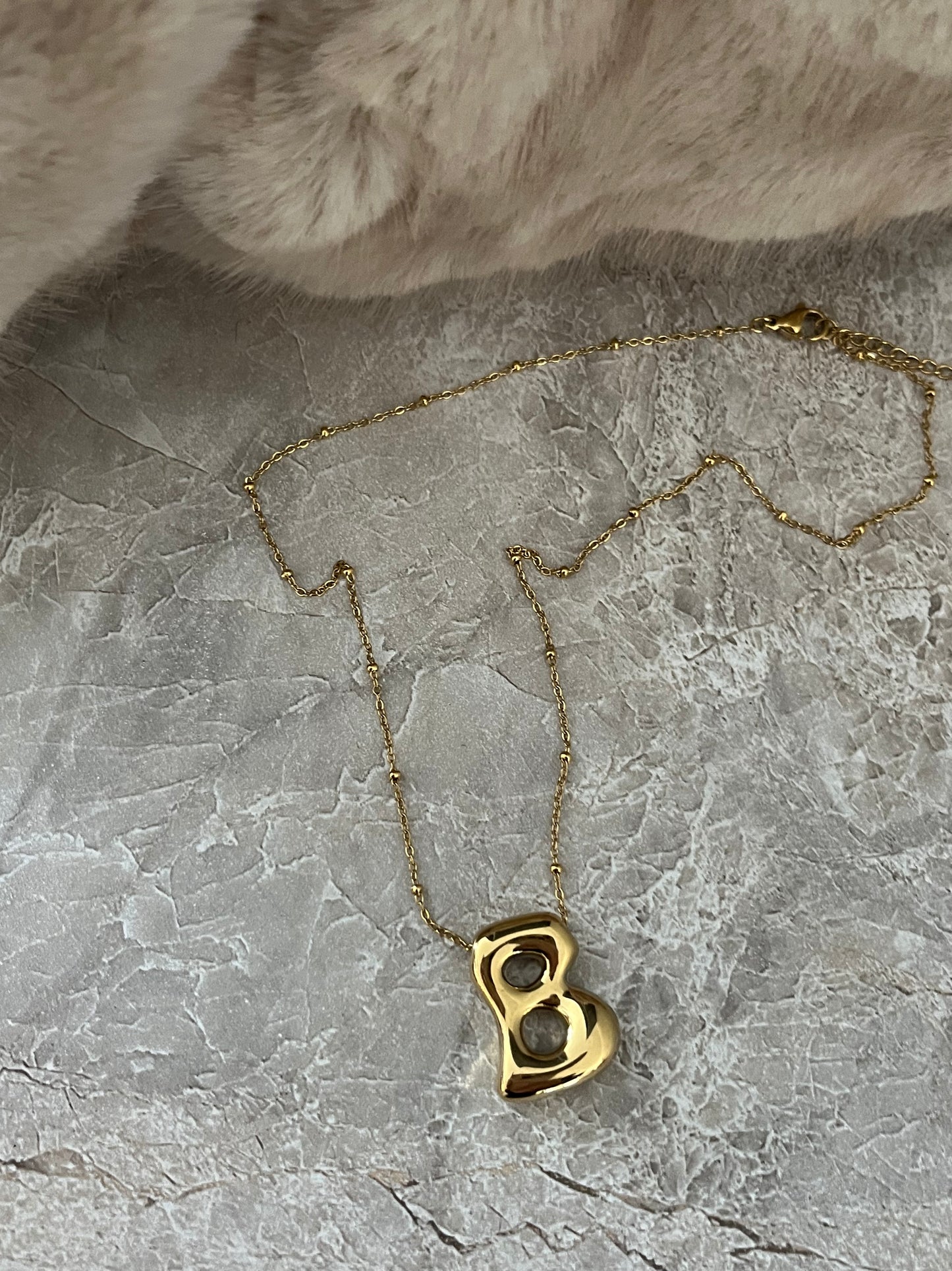 Initiaal Ketting | B