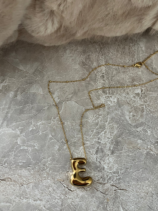 Initiaal Ketting | E