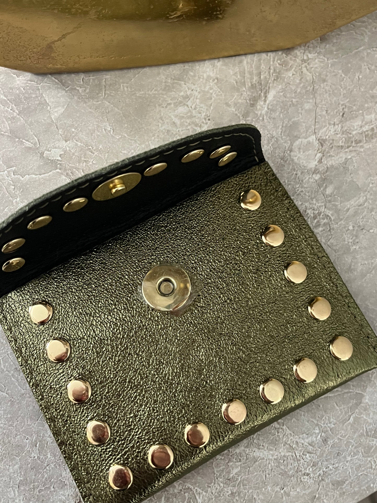 Jenna Metallic Leather Card Holder | Olive