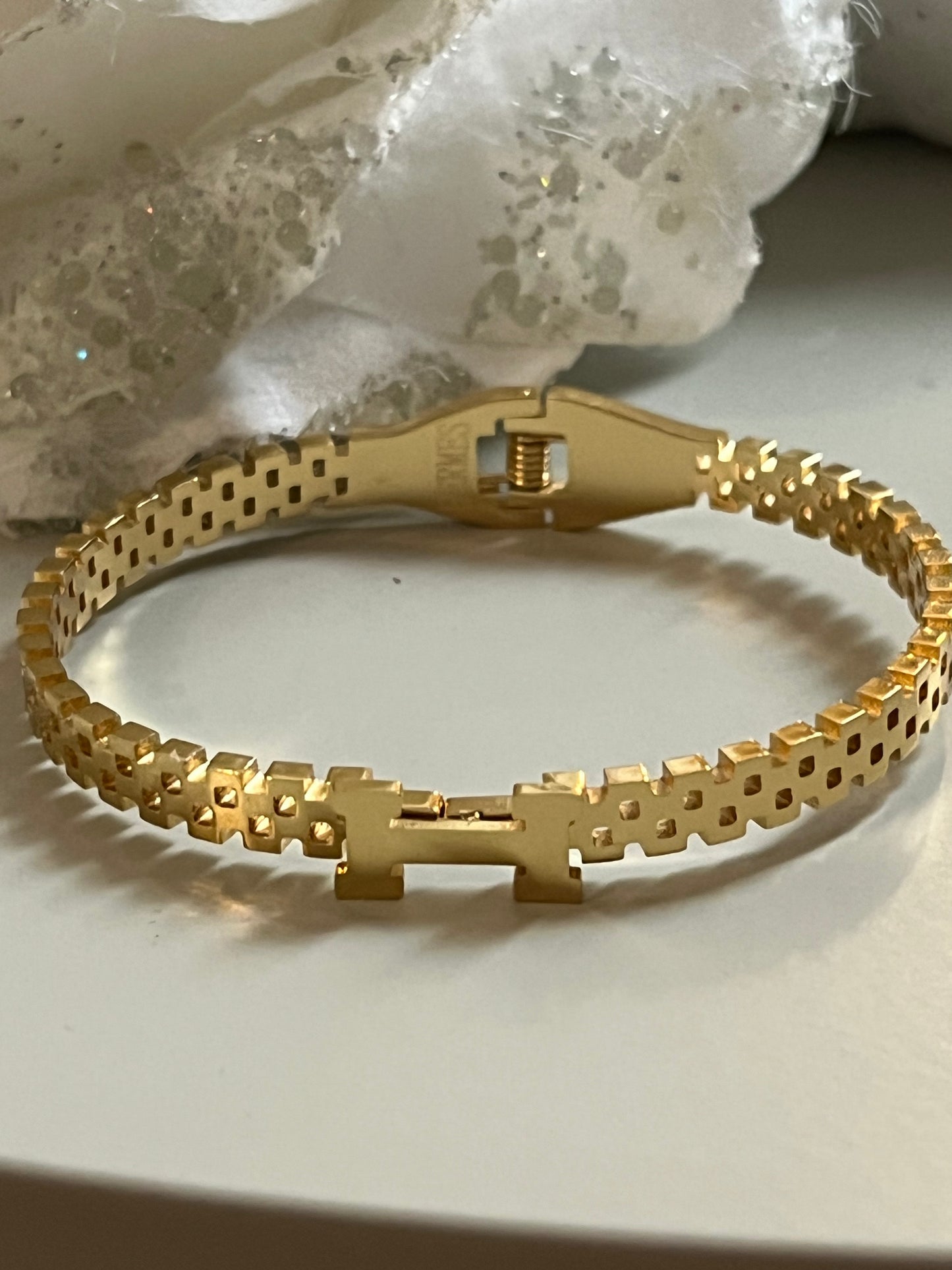 Hillary Bangle